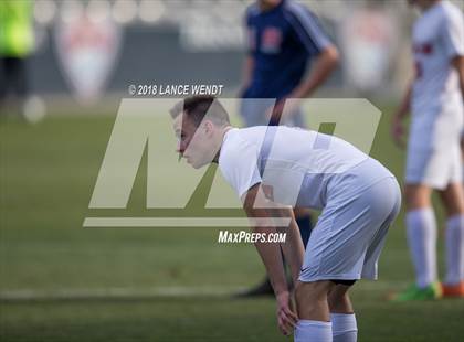 Thumbnail 2 in Liberty Common vs. Kent Denver (CHSAA 3A State Final) photogallery.