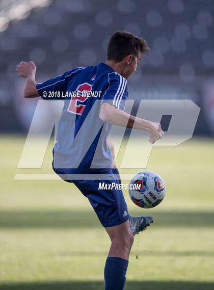 Thumbnail 2 in Liberty Common vs. Kent Denver (CHSAA 3A State Final) photogallery.