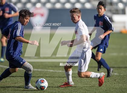Thumbnail 1 in Liberty Common vs. Kent Denver (CHSAA 3A State Final) photogallery.