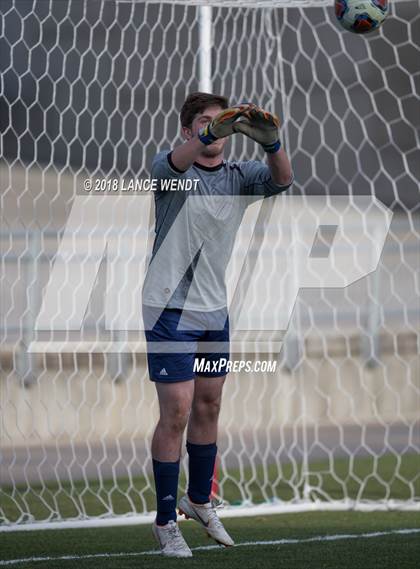 Thumbnail 2 in Liberty Common vs. Kent Denver (CHSAA 3A State Final) photogallery.