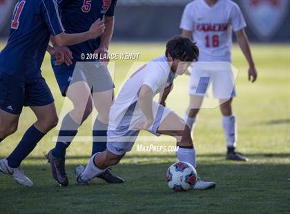 Thumbnail 2 in Liberty Common vs. Kent Denver (CHSAA 3A State Final) photogallery.