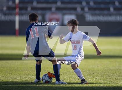 Thumbnail 2 in Liberty Common vs. Kent Denver (CHSAA 3A State Final) photogallery.