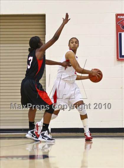 Thumbnail 3 in Bolingbrook vs. Mater Dei (Nike Tournament of Champions) photogallery.