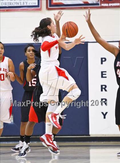 Thumbnail 2 in Bolingbrook vs. Mater Dei (Nike Tournament of Champions) photogallery.