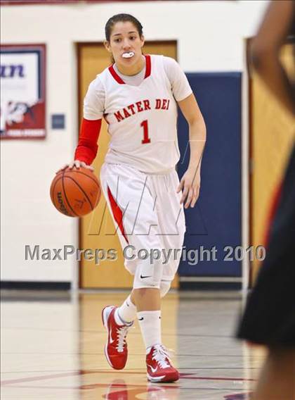 Thumbnail 2 in Bolingbrook vs. Mater Dei (Nike Tournament of Champions) photogallery.