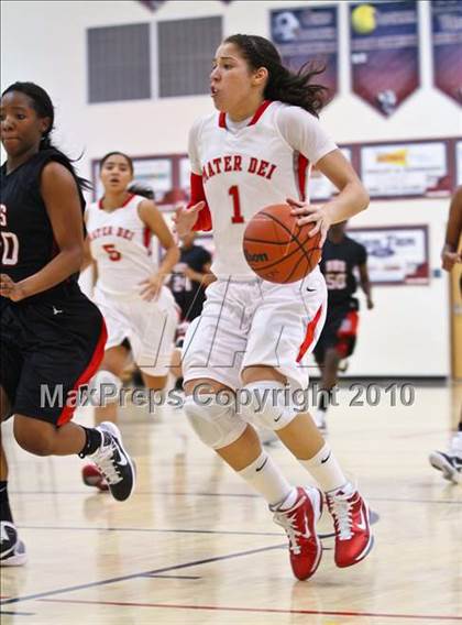 Thumbnail 2 in Bolingbrook vs. Mater Dei (Nike Tournament of Champions) photogallery.