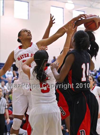 Thumbnail 2 in Bolingbrook vs. Mater Dei (Nike Tournament of Champions) photogallery.