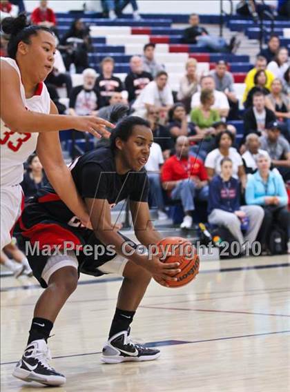 Thumbnail 2 in Bolingbrook vs. Mater Dei (Nike Tournament of Champions) photogallery.