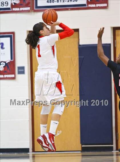 Thumbnail 1 in Bolingbrook vs. Mater Dei (Nike Tournament of Champions) photogallery.