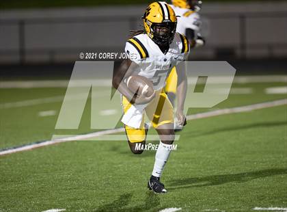 Thumbnail 2 in Valdosta vs Northside photogallery.