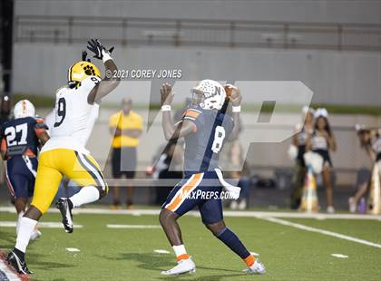 Thumbnail 2 in Valdosta vs Northside photogallery.