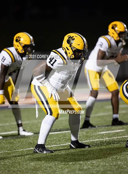 Thumbnail 3 in Valdosta vs Northside photogallery.