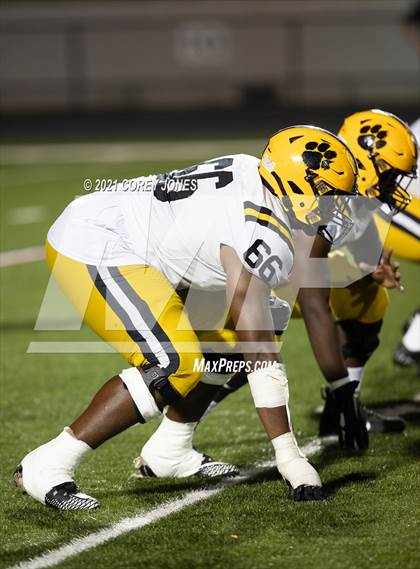 Thumbnail 3 in Valdosta vs Northside photogallery.