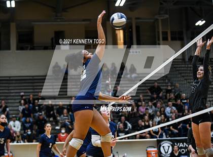 Thumbnail 1 in Vandegrift vs. O'Connor (UIL Region 4 Semi-Final) photogallery.
