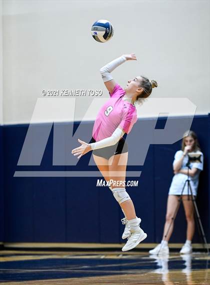 Thumbnail 2 in Vandegrift vs. O'Connor (UIL Region 4 Semi-Final) photogallery.