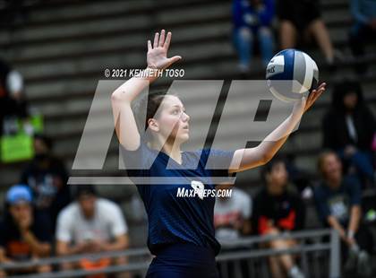 Thumbnail 3 in Vandegrift vs. O'Connor (UIL Region 4 Semi-Final) photogallery.