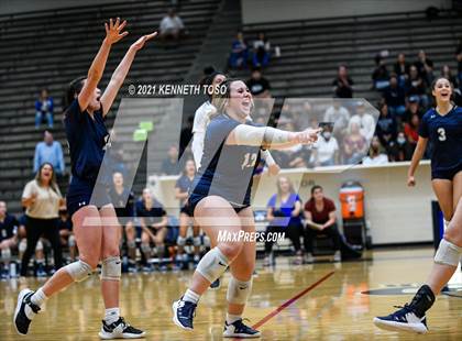 Thumbnail 2 in Vandegrift vs. O'Connor (UIL Region 4 Semi-Final) photogallery.