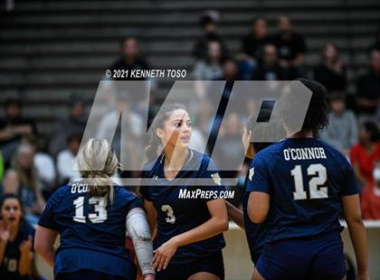 Thumbnail 3 in Vandegrift vs. O'Connor (UIL Region 4 Semi-Final) photogallery.