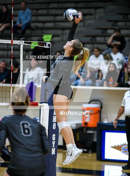 Thumbnail 3 in Vandegrift vs. O'Connor (UIL Region 4 Semi-Final) photogallery.