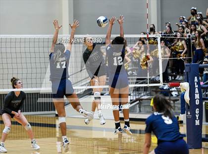 Thumbnail 2 in Vandegrift vs. O'Connor (UIL Region 4 Semi-Final) photogallery.
