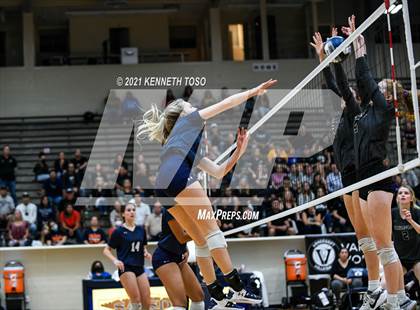 Thumbnail 1 in Vandegrift vs. O'Connor (UIL Region 4 Semi-Final) photogallery.