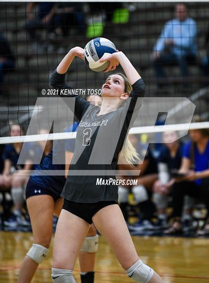 Thumbnail 1 in Vandegrift vs. O'Connor (UIL Region 4 Semi-Final) photogallery.