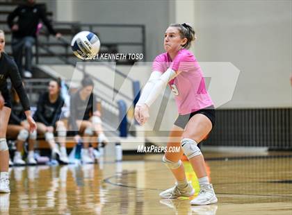 Thumbnail 1 in Vandegrift vs. O'Connor (UIL Region 4 Semi-Final) photogallery.