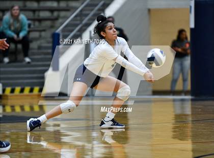 Thumbnail 2 in Vandegrift vs. O'Connor (UIL Region 4 Semi-Final) photogallery.