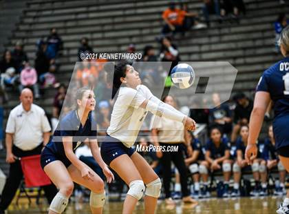 Thumbnail 1 in Vandegrift vs. O'Connor (UIL Region 4 Semi-Final) photogallery.