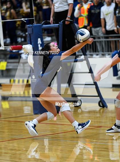 Thumbnail 3 in Vandegrift vs. O'Connor (UIL Region 4 Semi-Final) photogallery.