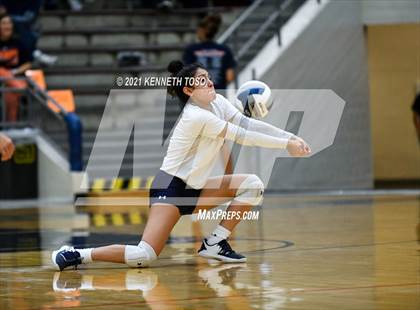 Thumbnail 2 in Vandegrift vs. O'Connor (UIL Region 4 Semi-Final) photogallery.