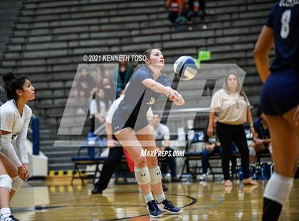 Thumbnail 2 in Vandegrift vs. O'Connor (UIL Region 4 Semi-Final) photogallery.