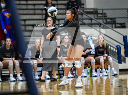 Thumbnail 1 in Vandegrift vs. O'Connor (UIL Region 4 Semi-Final) photogallery.