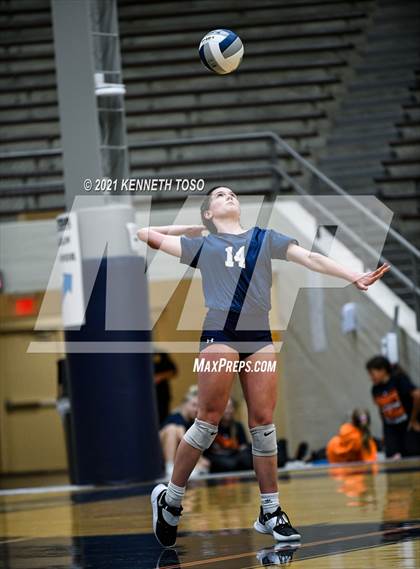 Thumbnail 1 in Vandegrift vs. O'Connor (UIL Region 4 Semi-Final) photogallery.