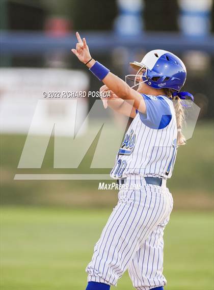 Thumbnail 3 in Clovis vs. Central (CIF CS Division I Championship) photogallery.