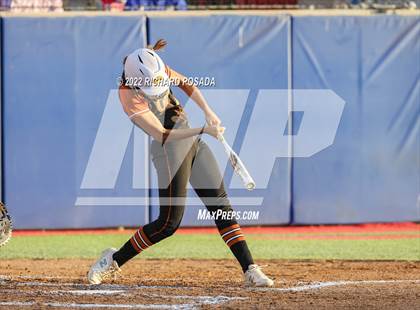 Thumbnail 3 in Clovis vs. Central (CIF CS Division I Championship) photogallery.
