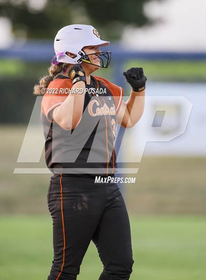 Thumbnail 2 in Clovis vs. Central (CIF CS Division I Championship) photogallery.