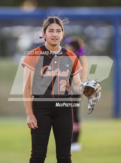 Thumbnail 2 in Clovis vs. Central (CIF CS Division I Championship) photogallery.