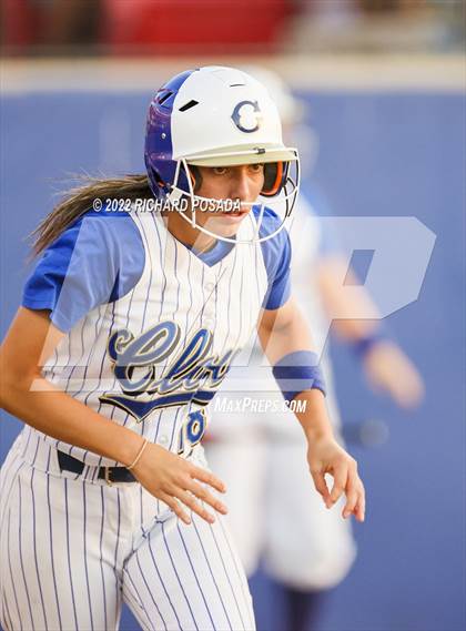 Thumbnail 2 in Clovis vs. Central (CIF CS Division I Championship) photogallery.