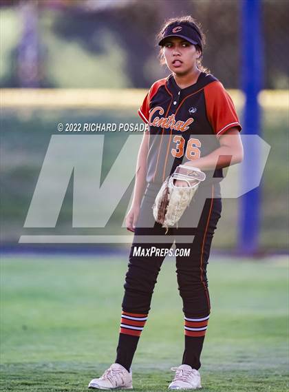 Thumbnail 3 in Clovis vs. Central (CIF CS Division I Championship) photogallery.