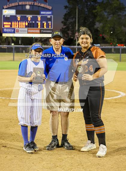 Thumbnail 1 in Clovis vs. Central (CIF CS Division I Championship) photogallery.