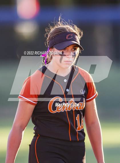 Thumbnail 1 in Clovis vs. Central (CIF CS Division I Championship) photogallery.