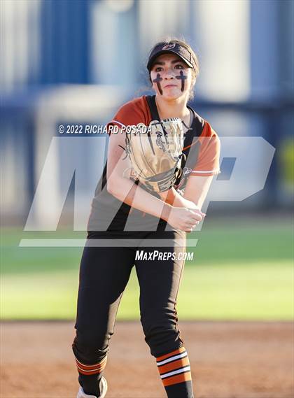 Thumbnail 2 in Clovis vs. Central (CIF CS Division I Championship) photogallery.
