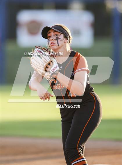 Thumbnail 3 in Clovis vs. Central (CIF CS Division I Championship) photogallery.