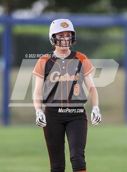 Thumbnail 1 in Clovis vs. Central (CIF CS Division I Championship) photogallery.