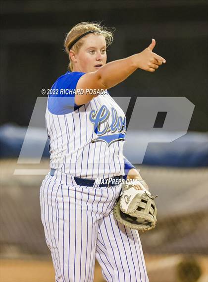 Thumbnail 3 in Clovis vs. Central (CIF CS Division I Championship) photogallery.