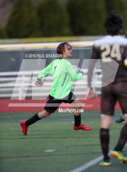 Thumbnail 1 in Stonington vs. Tolland (CIAC Class M Quarterfinal) photogallery.