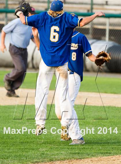 Thumbnail 1 in Plainfield vs Haddam-Killingworth (CIAC Class M Semifinal) photogallery.