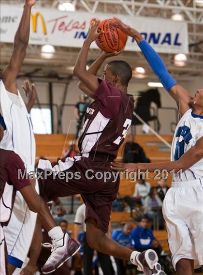 Thumbnail 3 in Fort Bend Kempner vs Westside (McDonald's Texas Invitational) photogallery.