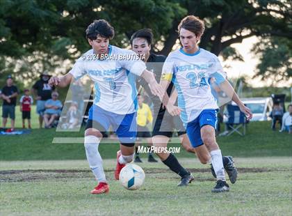 Thumbnail 1 in 'Iolani vs. Kealakehe (HHSAA Division 1 Quarterfinal) photogallery.